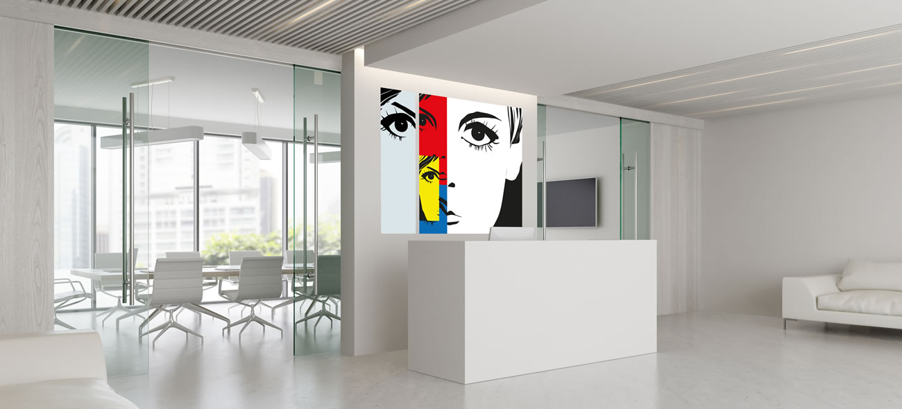 Fineart schilderij ‘Eyes’ met overlappende portretten en krachtige kleurvlakken, ideaal voor een moderne lobby of kantoorruimte.