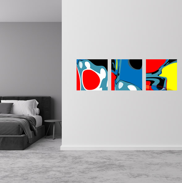 Slaapkamer met minimalistische inrichting en opvallende modulaire abstracte kunst op plexiglas als wanddecoratie.