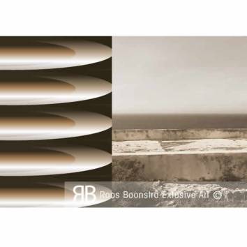 Thumbnail Abstract kunstwerk detail met herhaling van razorblade-vormen en uitzicht op horizon, exclusieve kunstfotografie.